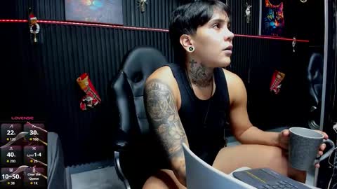 Snapshot of zhoestrong chatting on December 19, 2025, 11:23 pm zhoestrong online show from December 19, 2025, 11:23 pm