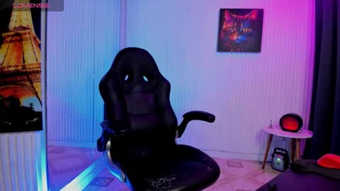 zhoestrong online show from April 16, 2026, 12:00 am