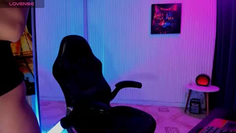 zhoestrong online show from April 19, 2026, 4:45 am