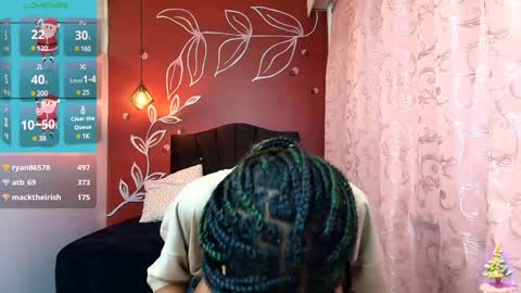 Zia Green online show from December 23, 2024, 3:33 pm