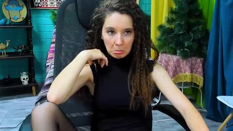 zianichols online show from January 7, 2025, 4:27 pm