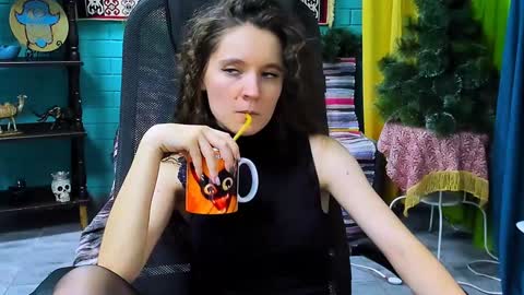 zianichols online show from January 8, 2025, 6:41 pm