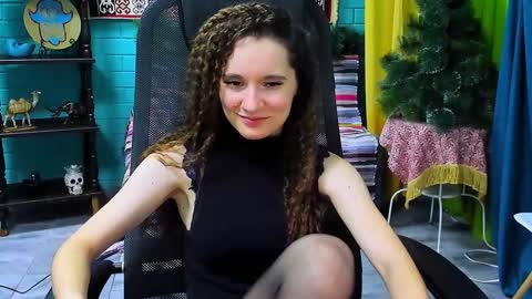 zianichols online show from January 9, 2025, 1:24 pm
