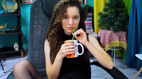 zianichols online show from January 14, 2025, 12:24 pm