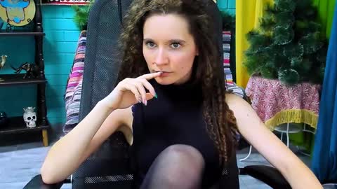 zianichols online show from January 20, 2025, 6:43 pm