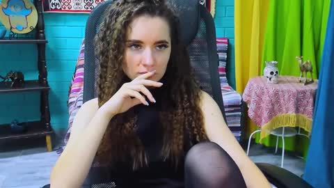 zianichols online show from January 30, 2025, 12:27 pm