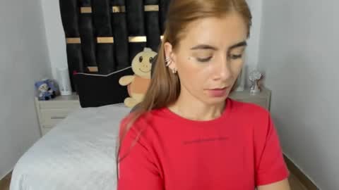 Snapshot of ziataylor chatting on February 13, 2025, 12:46 am ziataylor online show from February 13, 2025, 12:46 am