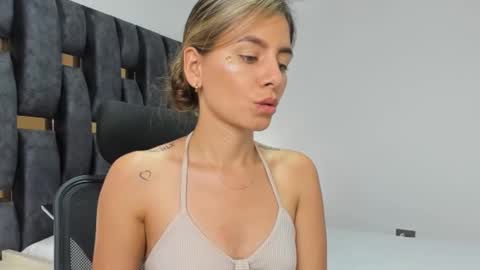 ziataylor online show from February 3, 2026, 9:53 pm