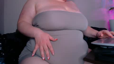 zinacorleone online show from April 24, 2026, 8:22 pm