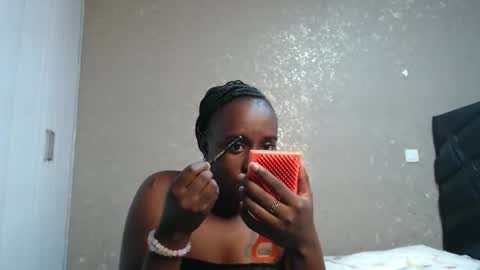 Zinadine online show from March 17, 2026, 2:42 pm