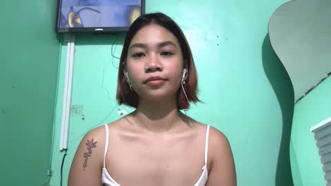 Mia online show from December 17, 2025, 2:12 pm