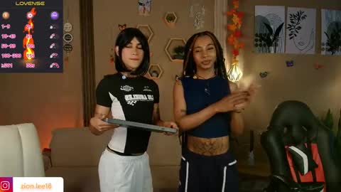 Snapshot of zion__lee chatting on April 2, 2026, 7:33 pm Zion online show from April 2, 2026, 7:33 pm