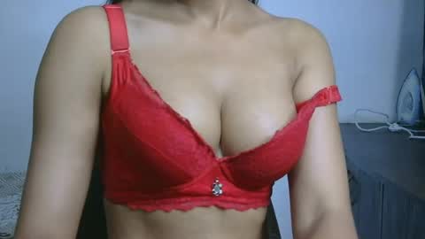 Snapshot of ziyaa_1 chatting on July 18, 2026, 4:05 am Ziyaa online show from July 18, 2026, 4:05 am