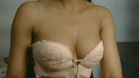 Snapshot of ziyaa_1 chatting on August 3, 2026, 10:10 am Ziyaa online show from August 3, 2026, 10:10 am
