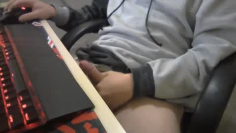 Snapshot of zkraston11 chatting on December 22, 2024, 7:00 am zkraston11 online show from December 22, 2024, 7:00 am