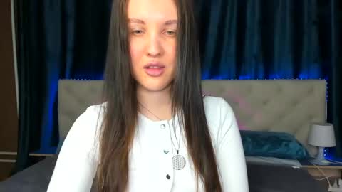 Snapshot of zlata__fox chatting on January 23, 2025, 2:50 pm Zlata  Mon Tue Thu Fri Sun Sa GMT 3 0000pm - 0600pm  online show from January 23, 2025, 2:50 pm