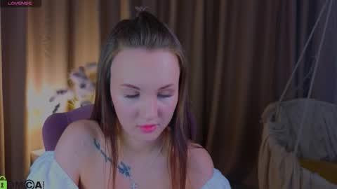 Snapshot of zlata__fox chatting on October 13, 2025, 4:18 pm Zlata  Mon Tue Thu Fri Sun Sa GMT 3 0000pm - 0600pm  online show from October 13, 2025, 4:18 pm
