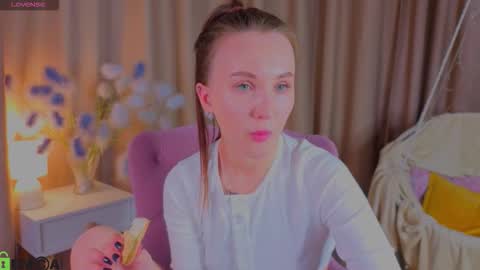 Snapshot of zlata__fox chatting on October 25, 2025, 4:57 pm Zlata  Mon Tue Thu Fri Sun Sa GMT 3 0000pm - 0600pm  online show from October 25, 2025, 4:57 pm