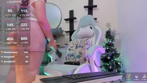zoe_37 online show from December 27, 2024, 2:36 am