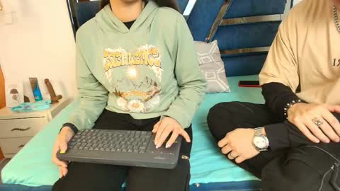 Zoe and dylan  online show from December 2, 2025, 12:10 pm