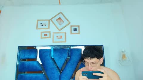 Zoe and dylan  online show from January 14, 2026, 12:44 pm