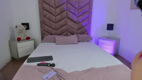 Zoe Banx online show from March 28, 2026, 8:25 am