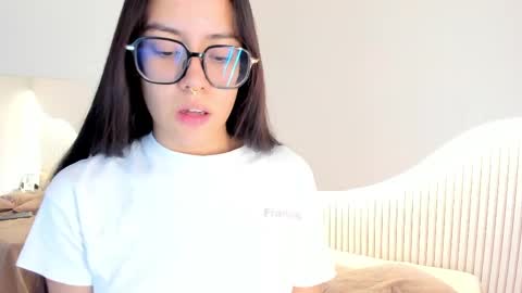 zoe_blunt_one online show from May 15, 2026, 11:17 am