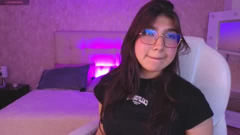 zoe  online show from September 23, 2025, 5:10 am