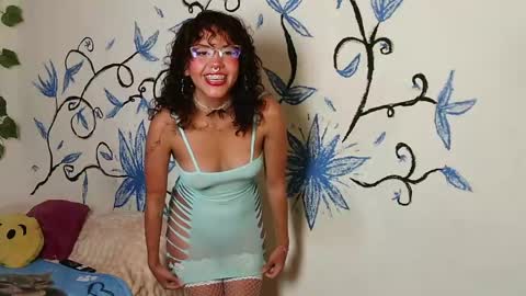 zoe_ch_ online show from April 30, 2026, 9:19 pm
