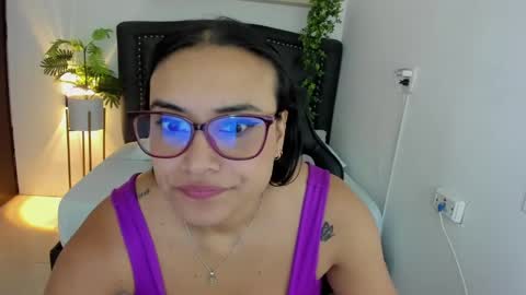 Zoe  online show from December 29, 2024, 3:24 pm