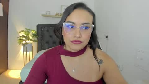 Zoe  online show from February 14, 2025, 3:47 pm