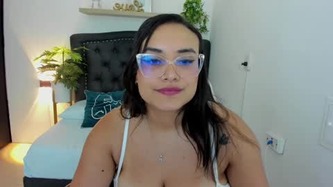Zoe  online show from February 24, 2025, 3:20 pm