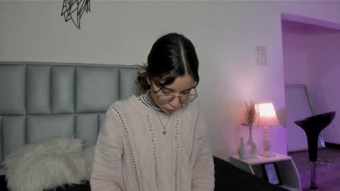 zoe_dear online show from March 27, 2026, 6:51 pm