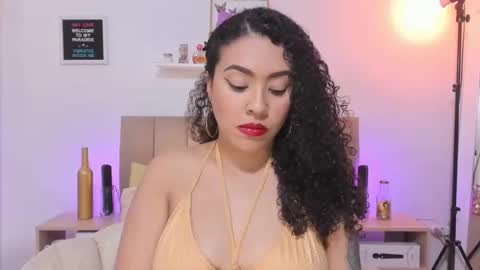 Zoe Gruber online show from November 11, 2025, 7:58 pm