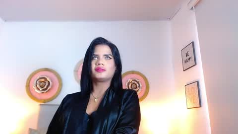 zoe_hecate online show from May 7, 2026, 12:21 pm