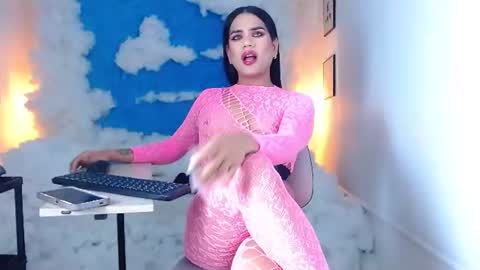zoe_hecate online show from June 11, 2026, 12:43 am