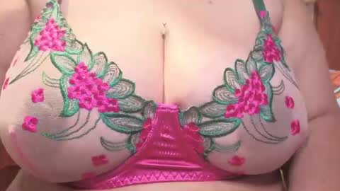 zoe hotxxx online show from July 31, 2026, 2:55 am