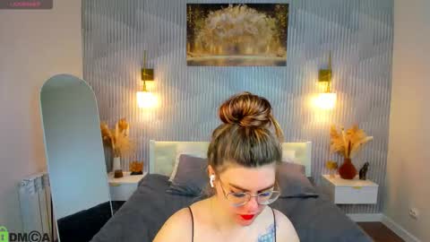 Zoe online show from March 28, 2026, 4:23 am