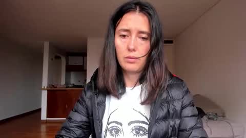 Snapshot of zoe_jeane_beker chatting on October 17, 2025, 8:33 pm ZOE online show from October 17, 2025, 8:33 pm