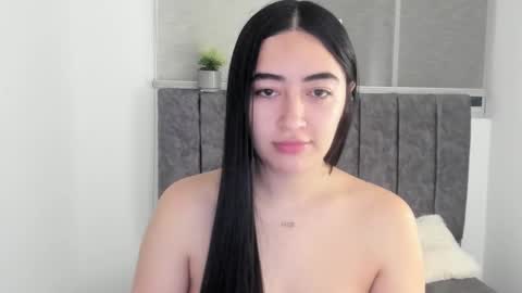 Snapshot of zoe_jones7 chatting on October 19, 2025, 5:19 am zoe_jones7 online show from October 19, 2025, 5:19 am