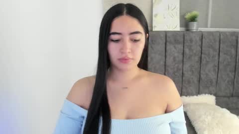 Snapshot of zoe_jones7 chatting on October 25, 2025, 12:18 am zoe_jones7 online show from October 25, 2025, 12:18 am
