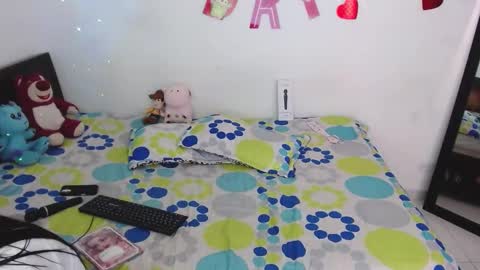 zoe  online show from September 26, 2025, 3:27 pm