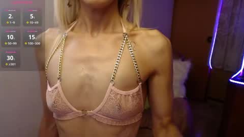 Snapshot of zoe_life30 chatting on May 14, 2026, 2:40 am Zoe online show from May 14, 2026, 2:40 am