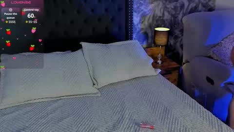 zoe_mhendez online show from March 18, 2026, 11:46 am