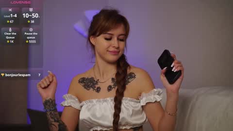 zoe_milkis online show from February 4, 2025, 9:28 am