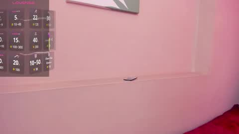 zoe_moreau online show from December 1, 2025, 7:41 pm