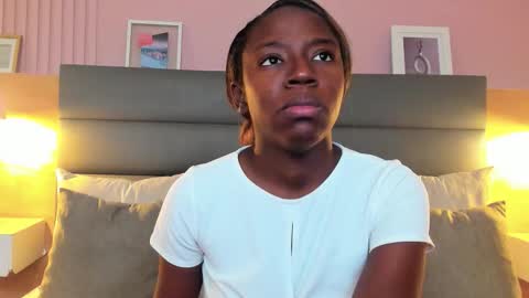 Zoe Novakk  online show from January 19, 2026, 1:15 pm