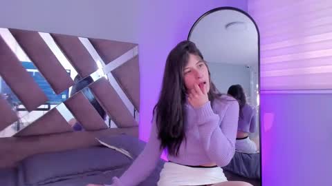 Zoe Olsen online show from February 18, 2025, 4:05 pm