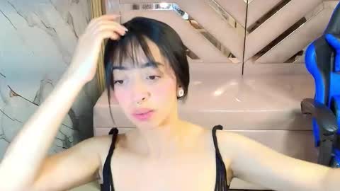 Zoe  online show from September 10, 2025, 3:06 am