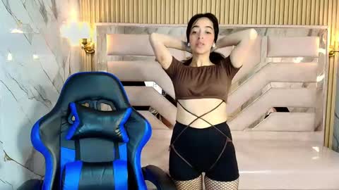 Zoe  online show from September 20, 2025, 3:18 am